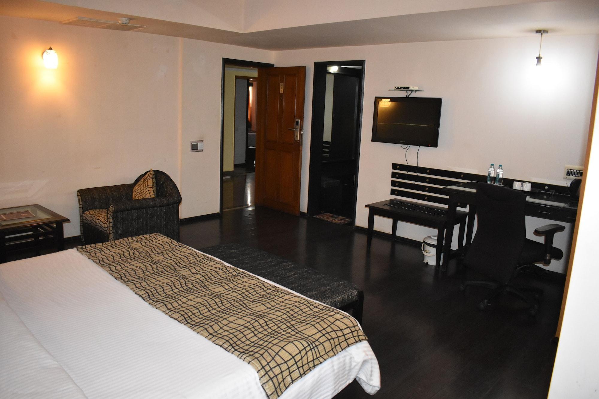 Hotel Royal Highness Amhedabad Dış mekan fotoğraf
