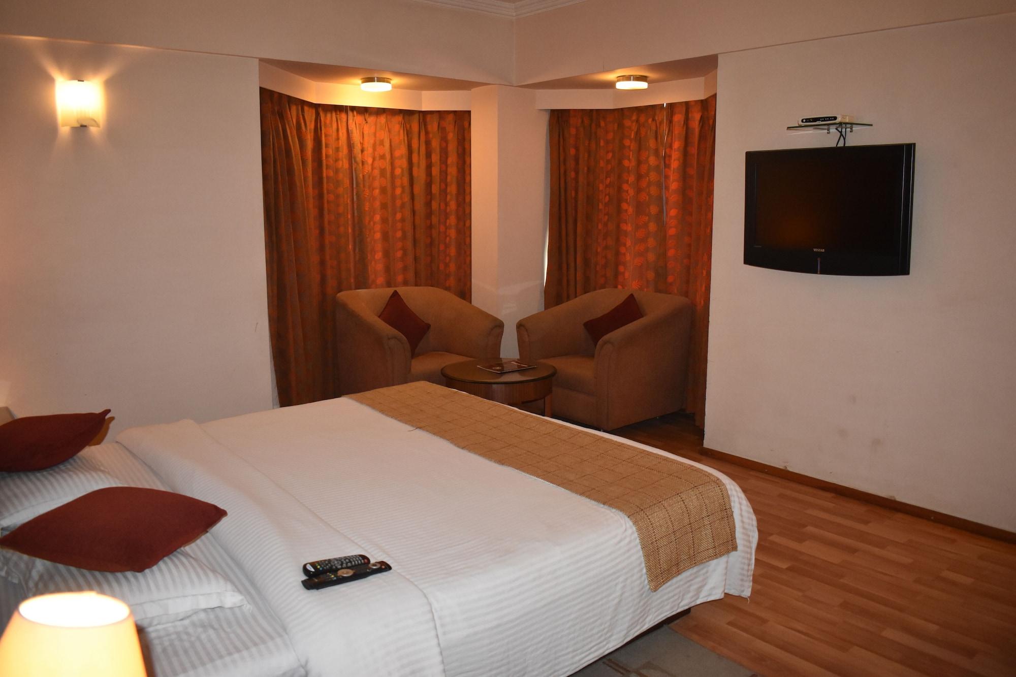 Hotel Royal Highness Amhedabad Dış mekan fotoğraf