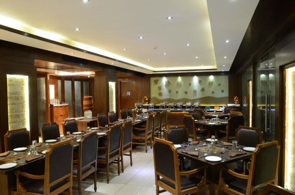 Hotel Royal Highness Amhedabad Dış mekan fotoğraf