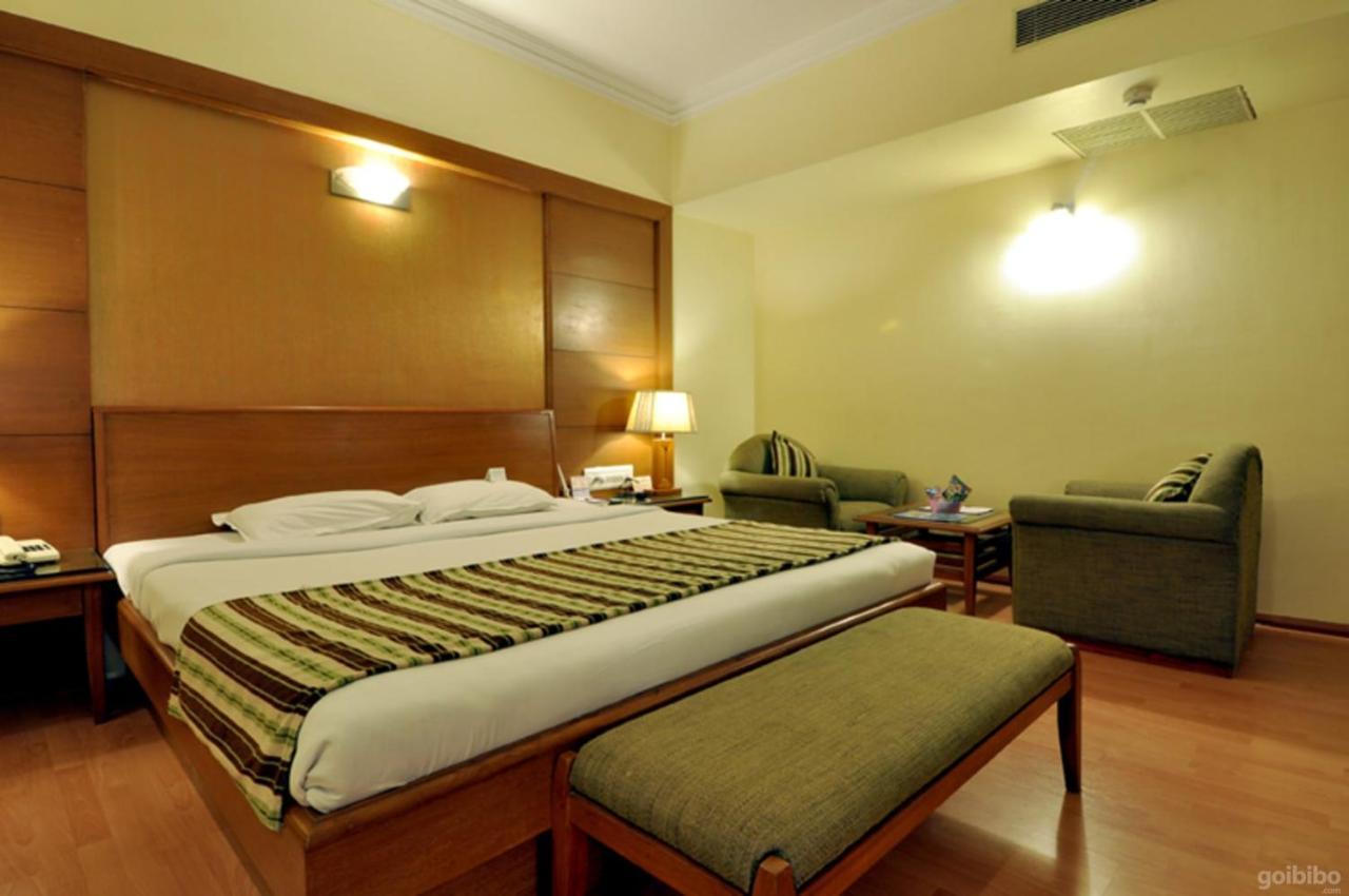 Hotel Royal Highness Amhedabad Dış mekan fotoğraf